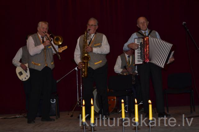 "Vecie runči" izklaidē seniorus, 2011.g. 29.10